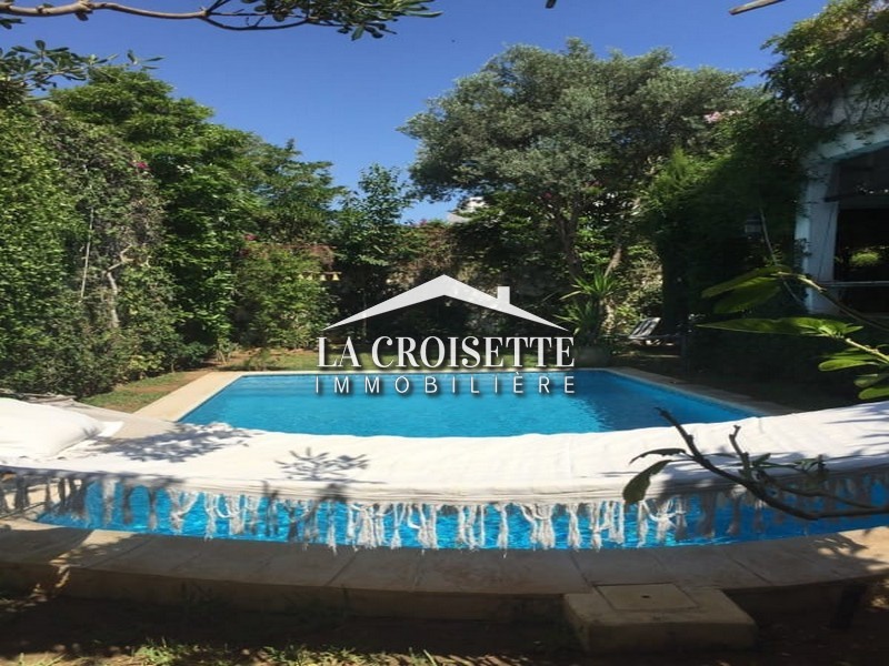 Villa S+3 avec piscine à La Marsa